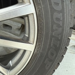 バリ溝超美品195/65R16スタッドレスタイヤ4本の画像