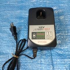 RYOBIドライバードリル12vとバッテリー3個の画像