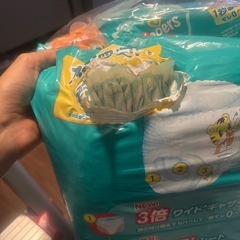 おむつ　ビック　4パック　の画像