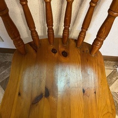 木製アンティークチェアの画像