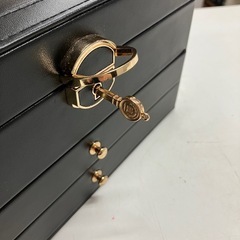 A2508-770 ジュエリーボックス ブラック 3段 カギ付き 中古美品の画像