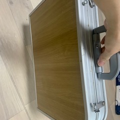 勉強用のテープル　収納可能の画像
