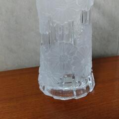 ガラス製花びん　の画像