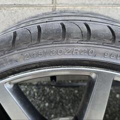 R35GT-R  中期純正ホイール　タイヤはほぼ新品。引き取り限定の画像
