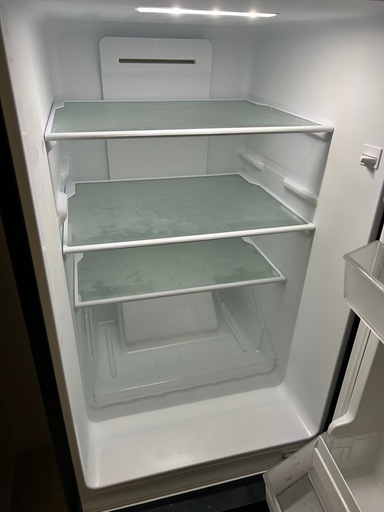 ほぼ新品の冷蔵庫