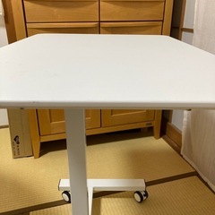 昇降式スタンディングテーブルの画像