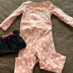 H＆M ミニーロンパースセットの画像