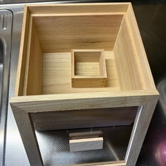 檜の米びつの画像