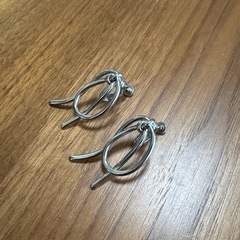 未使用　シルバーイヤリング　リボンイヤリング★辻堂まで！の画像