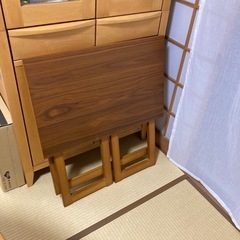 折りたたみデスクの画像