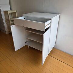 未使用訳あり 幅60 奥行40 高さ80 キャビネットホワイト フレンチシャビー リビングボード 本棚 棚 サイドボード リビング 家具の画像