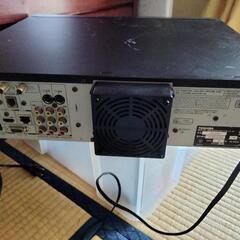 昔の CD と DVD デッキの画像