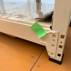 ベージュのスチールラック/事務所やお店に！の画像