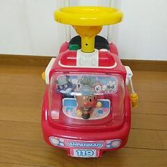 アンパンマン　消防車　乗り物の画像