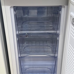 【ジャングルジャングル岸和田和泉インター店】冷凍庫 アイリスオーヤマ KUSD-6A-W 2022年製 60L 1ドア 一人暮らし コンパクト 家電 和泉市 堺市 岸和田市 泉大津市 高石市 泉北郡熊取町の画像