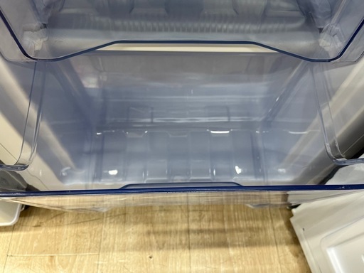 【ジャングルジャングル岸和田和泉インター店】冷凍庫 アイリスオーヤマ KUSD-6A-W 2022年製 60L 1ドア 一人暮らし コ