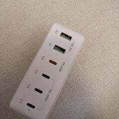 多機能充電器　箱、取説、コード付きの画像