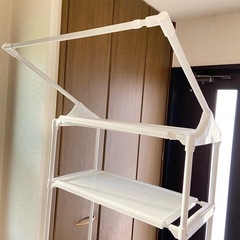 ハンガーバー付きランドリーラックの画像