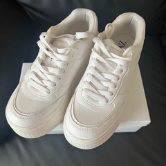 zara ホワイト プラットフォームスニーカー　厚底スニーカー サイズ36の画像