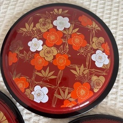 梅花柄　重箱 3個セット　丸型3段重　お正月、季節のお料理　お寿司　菓子入れの画像