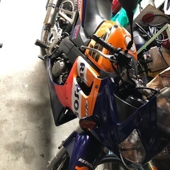 ホンダ　CBR125R レプソルカラー　キャブ車の画像