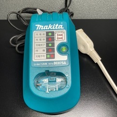 マキタ　バッテリー充電器
の画像