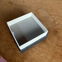 TSUTSUMI 箱の画像