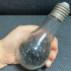 ヘアゴム　電球型ガラスケースの画像