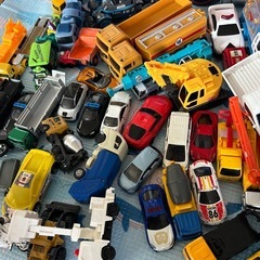トミカもろもろデカ目の車両もの画像