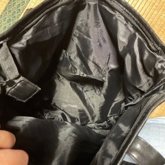 黒いカバンの画像