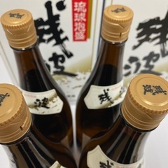 【未開封】泡盛/残波ブラック　30度1800mlｘ4本セット　詰め口22．12.27ｘ3本　22.10．21ｘ1本　＃38496の画像