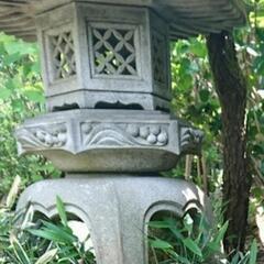 雪見灯籠　風格があり上品　造園資材　の画像