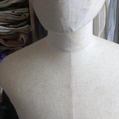 トルソー アパレルショップ使用品 白 メンズ 成人男性サイズの画像