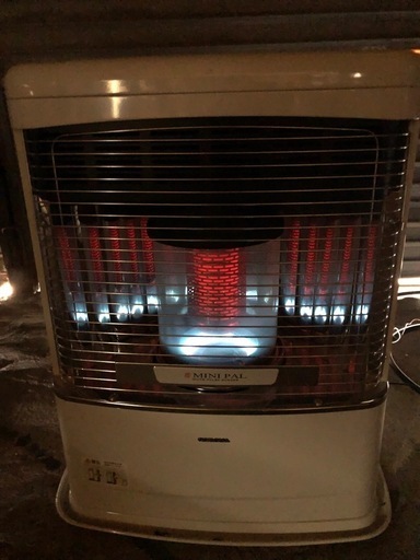 北海道旭川市直接引渡し限定品 中古コロナ FFストーブ FF-VT4210P 2011年製 動作確認済み 液晶ボケあり 現状品 ミニバ