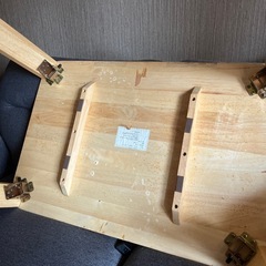 折れ足テーブルの画像