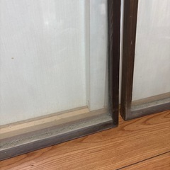古民家から引き取った窓の画像