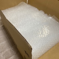 プチプチ　緩衝材　梱包材　カット済　300枚　リサイクル品の画像