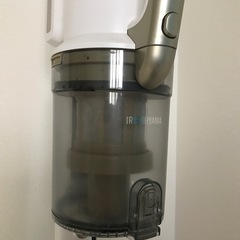 アイリスオーヤマ　コードレス掃除機の画像