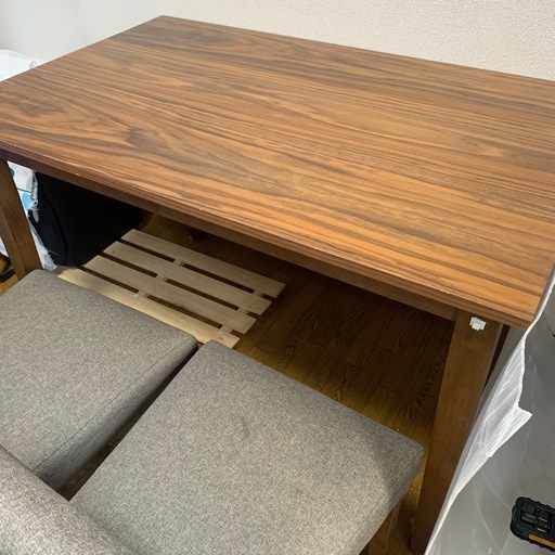 サイドテーブル付ダイニングテーブル二脚