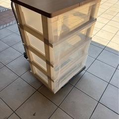 プラスチック棚の画像