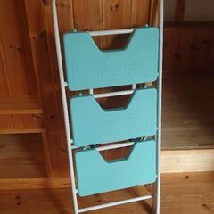 『✨美品✨』脚立 3段 折りたたみ おしゃれ 軽量 フォールディングステップ （ 踏み台 ステップ台 ステップ スツール 折り畳み 折りたたみ式 踏台 木製風 軽い スリム 隙間 キッチン 高い所 ）の画像