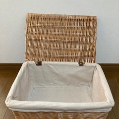かご　バスケット　収納ボックス　蓋つきの画像