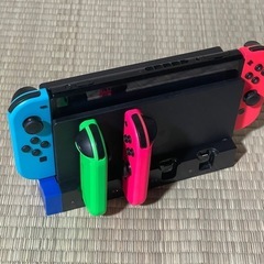 まだまだ現役！任天堂Switch通常液晶モデル の画像