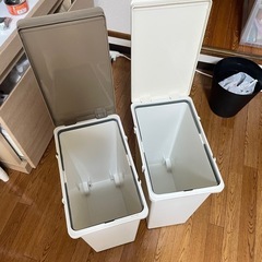 ゴミ箱の画像