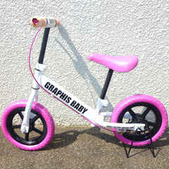 グラフィス 幼児用 ペダルなし自転車 キックバイク ホワイト／ピンクの画像