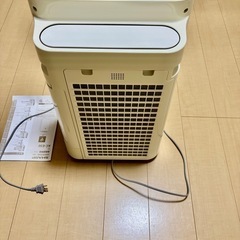 SHARP（シャープ）加湿空気清浄機　KC-E50 説明書付きの画像