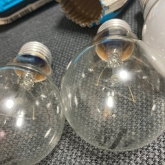 電球３つの画像