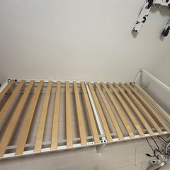 IKEA シングルベッドフレーム、ルーローイの画像