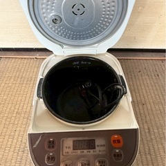 8月31日日曜日に取りに来てくれる方限定で格安です　炊飯器の画像