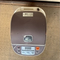 8月31日日曜日に取りに来てくれる方限定で格安です　炊飯器の画像